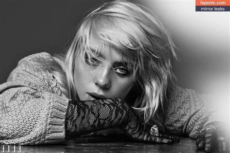 are billie eilish's boobs fake